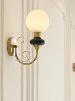 Cargar imagen en el visor de la Galería, Lámpara de pared escultural con un brillo ambiental refinado