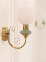 Cargar imagen en el visor de la Galería, Lámpara de pared escultural con un brillo ambiental refinado