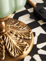 Charger l'image dans la visionneuse de galerie, Lampe de table Eloise en verre vintage