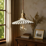 Charger l'image dans la visionneuse de galerie, pleated ceramic pendant light 20