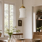 Bild in Gallery-Viewer laden, Milk glass pendant above dining table