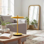 Charger l'image dans la visionneuse de galerie, Lampe de table en métal minimaliste moderne sculpturale Astris pour salon et bureau