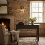 Cargar imagen en el visor de la Galería, Aplique de pared arqueado de cristal acanalado y latón Glorica Glass – Lámpara de pared industrial vintage para entrada