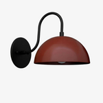Cargar imagen en el visor de la Galería, Aplique de pared industrial de metal Curva - Brazo curvo de latón - Luminaria de cúpula martillada