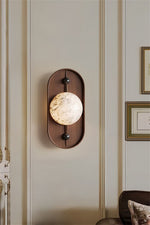 Bild in Gallery-Viewer laden, Bezel Alabaster Wandleuchte