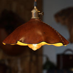 Bild in Gallery-Viewer laden, Leather shade shape and stitched edge detail