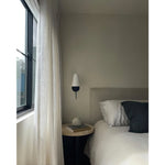 Bild in Gallery-Viewer laden, Organische Glas-Scoop-Wandlampe – Minimalistische Moderne Dekorative Ambient-Wandleuchte für Wohnzimmer
