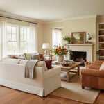 Cargar imagen en el visor de la Galería, Aplique de pared Eloise vintage de vidrio lechoso festoneado: iluminación de acento moderna para baño y dormitorio