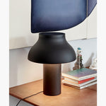 Bild in Gallery-Viewer laden, Moderne tragbare Tischlampe – minimalistisches, wiederaufladbares Licht für Innen- und Außenbereich