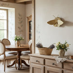 Bild in Gallery-Viewer laden, Mothriel Wandlampe in Mottenform – Vintage Metalllampe für Schlafzimmer