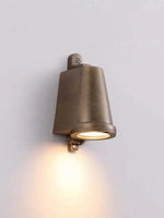 Cargar imagen en el visor de la Galería, Lámpara de Pared Industrial para Exterior – Aplique Impermeable con Forma de Campanilla