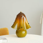 Cargar imagen en el visor de la Galería, Lámpara de mesa de cristal escultórico Bellina: iluminación moderna y minimalista para salón o dormitorio