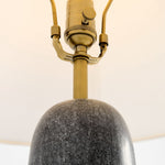 Charger l'image dans la visionneuse de galerie, Lampe de table décorative minimaliste Albi aux proportions équilibrées - Éclairage de bureau de chevet