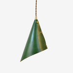 Charger l'image dans la visionneuse de galerie, green leather pendant lamp