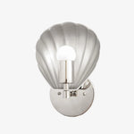 Charger l'image dans la visionneuse de galerie, Applique murale Art déco Ornato Luxe avec abat-jour festonné – Luminaire mural en laiton avec coquillage