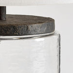 Charger l'image dans la visionneuse de galerie, Lampe de table en verre recyclé Sustaina - Forme sculpturale irrégulière et style côtier pour table de chevet de chambre