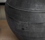 Bild in Gallery-Viewer laden, Ceruna strukturierte Keramikbasis mit Stoffschirm Tischlampe - moderne Nachttischbeleuchtung für das Schlafzimmer