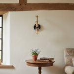 Cargar imagen en el visor de la Galería, Aplique de pared industrial Driscoll con brazo ajustable - Pantalla cónica de vidrio vintage