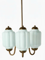 Charger l'image dans la visionneuse de galerie, Lustre Eloise – Lustre en verre laiteux au fini vintage