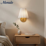 Cargar imagen en el visor de la Galería, Lámpara de pared moderna de tela plisada texturizada Ruffmeto para salas de estar