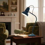 Charger l'image dans la visionneuse de galerie, Lampe de table mini Modryx – Base pyramide design classique héritage pour la maison