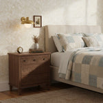 Cargar imagen en el visor de la Galería, Lámpara de pared moderna industrial Cordax: vidrio opalino suave con brillo para pasillo o dormitorio