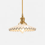 Charger l'image dans la visionneuse de galerie, White pleated ceramic pendant light with brass-finish base