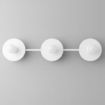 Cargar imagen en el visor de la Galería, Lámpara de tocador esférica Radiro Globe – Luminaria moderna de 3 luces para baño