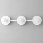 Bild in Gallery-Viewer laden, Radiro Globe Sphärische Schminkleuchte – Modernes 3-Licht Badezimmerleuchte