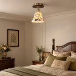 Bild in Gallery-Viewer laden, Shell glass ceiling light in a calm bedroom scene