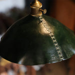 Bild in Gallery-Viewer laden, Leather shade profile detail