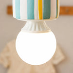 Cargar imagen en el visor de la Galería, Gift box shade edge and bulb socket detail