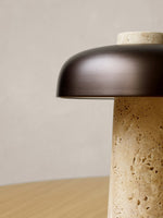 Cargar imagen en el visor de la Galería, Lámpara de mesa de travertino Carla