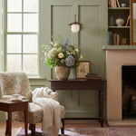 Cargar imagen en el visor de la Galería, Aplique de pared Curva Metal Opal Globe – Aplique de pared contemporáneo con diseño escultórico para el hogar