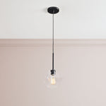 Cargar imagen en el visor de la Galería, Lámpara de techo escultórica de cristal facetado Talvior – Colgante minimalista ajustable para interiores del hogar