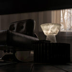 Bild in Gallery-Viewer laden, Beta Marmor Alabaster Tischlampe