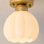 Bild in Gallery-Viewer laden, Ribbed milk glass shade detail