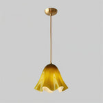 Cargar imagen en el visor de la Galería, Lámpara colgante Bellina – Forma fluida de vidrio en estilo minimalista para comedor