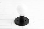Cargar imagen en el visor de la Galería, Aplique de pared minimalista de vidrio Glorica: una luz moderna y versátil para cualquier habitación