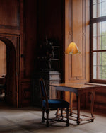 Cargar imagen en el visor de la Galería, Lámpara colgante Bellina – Forma fluida de vidrio en estilo minimalista para comedor