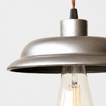 Bild in Gallery-Viewer laden, wide disc shade profile and metal finish