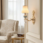 Charger l'image dans la visionneuse de galerie, Applique murale artistique minimaliste Sylvion – Applique murale sculpturale pour chambre et restaurant