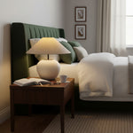 Charger l'image dans la visionneuse de galerie, Lampe de table en céramique Ceravine Curvaceous - Style Japandi pour tables de chevet de chambre