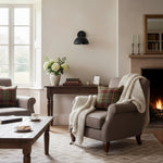 Cargar imagen en el visor de la Galería, Lámpara de pared minimalista Metio Dome: aplique de pared contemporáneo y colorido para dormitorio