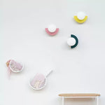 Cargar imagen en el visor de la Galería, Lámpara de pared nórdica con forma de macarrón de cristal y orbe, de metal, colorida y moderna.