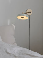 Charger l'image dans la visionneuse de galerie, Applique murale monochrome scandinave en métal – Éclairage pour la décoration de la chambre