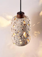 Cargar imagen en el visor de la Galería, Lámpara colgante recortada de travertino en forma de barril