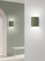 Cargar imagen en el visor de la Galería, Lámpara de pared moderna de resina acanalada