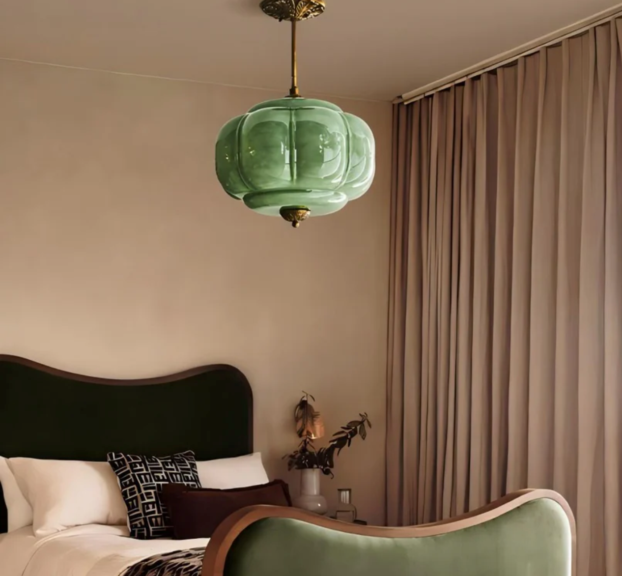 How ordinary consumers can select suitable vintage glass lamps