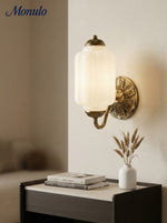 Bild in Gallery-Viewer laden, Vintage Milchglas Wandleuchte Nachttisch Flur Eloise Wandleuchte